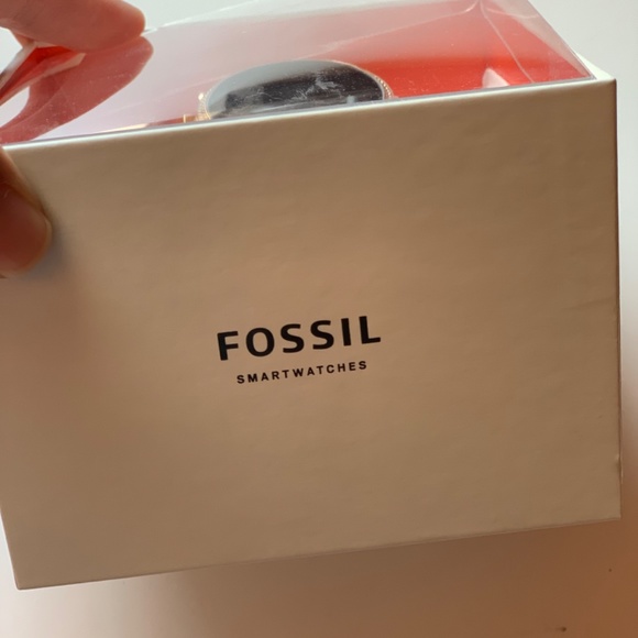 Smartwatch Fossil NWT new with box main image 5
